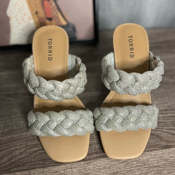 Torrid embellished heel sandals size 7.5W - Picture 8 of 9